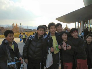 `kMz@in@