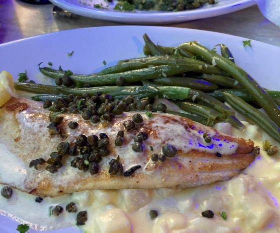 Caper's Restaurant and Bar